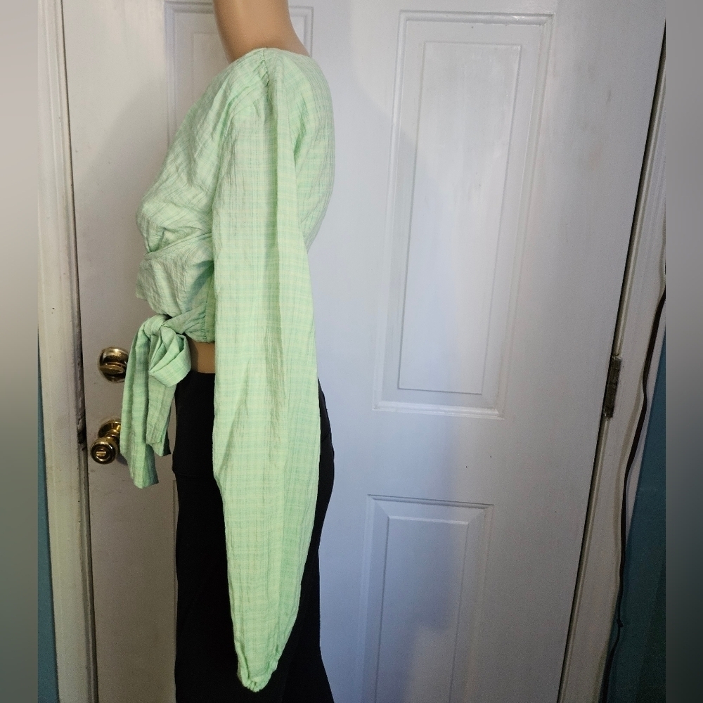 MAJORELLE Chrissie Crop Top - Picture 3 of 6